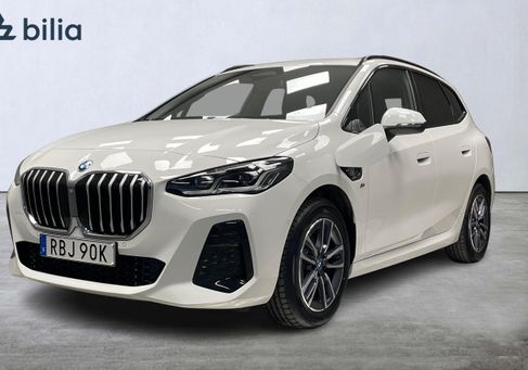 BMW 230, 2025