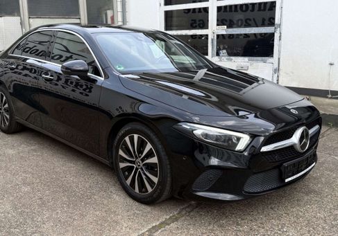 Mercedes-Benz A 200, 2022