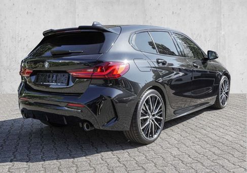 BMW 118, 2022