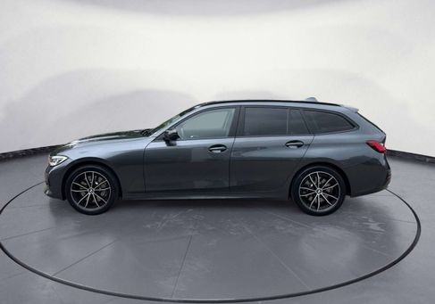 BMW 330, 2020