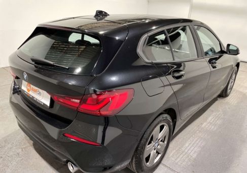BMW 118, 2022