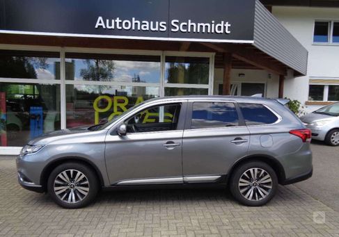 Mitsubishi Outlander, 2020
