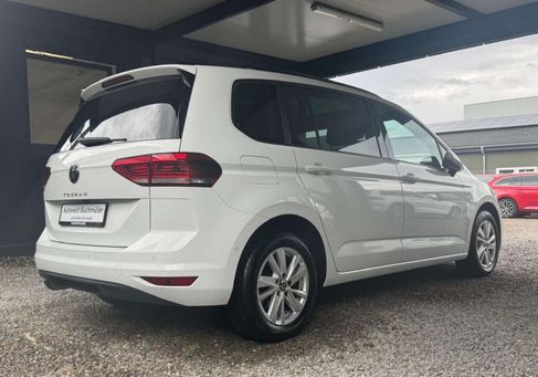 Volkswagen Touran, 2023 3