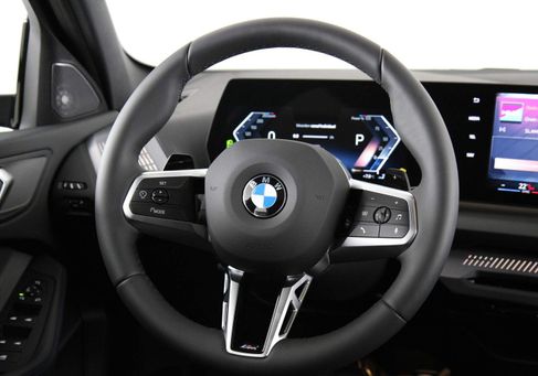 BMW 120, 2025 2