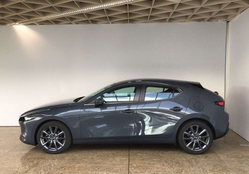 Mazda 3, 2025