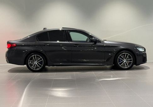 BMW 530, 2021 3
