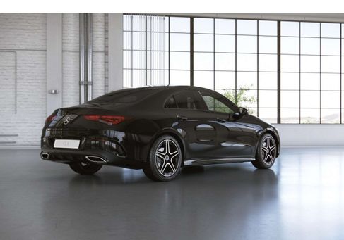 Mercedes-Benz CLA 180, 2022 3