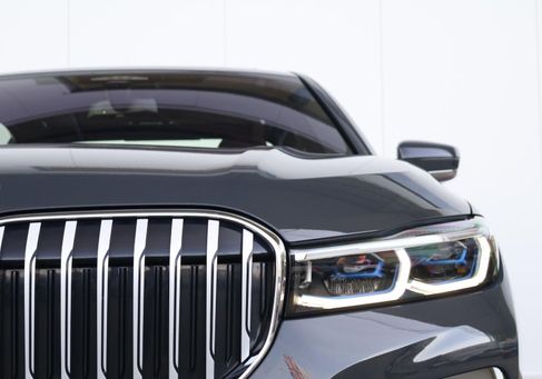 BMW 745, 2022 3