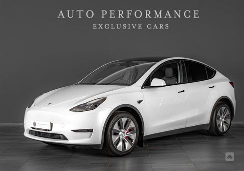 Tesla Model Y, 2022