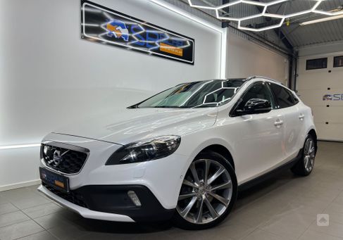 Volvo V40 Cross Country, 2016