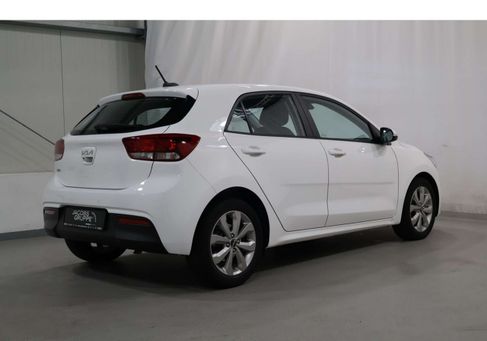 Kia Rio, 2023 3