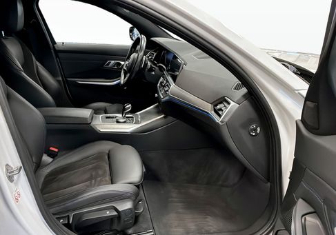 BMW 330, 2022 3