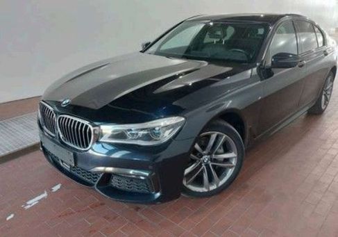 BMW 730, 2018
