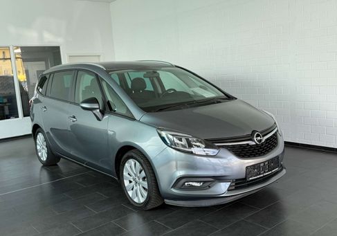 Opel Zafira, 2018