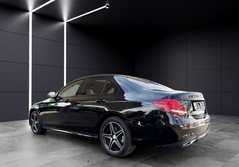 Mercedes-Benz E 300, 2020 3