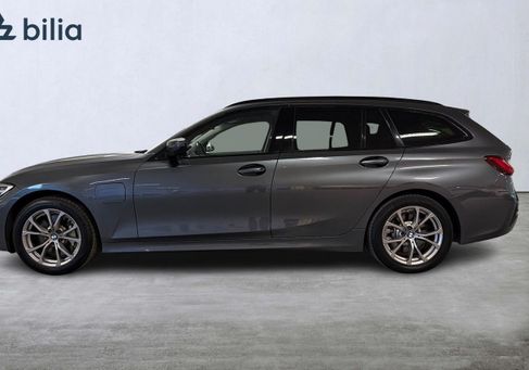 BMW 330, 2021