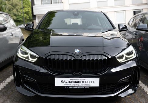 BMW 118, 2022