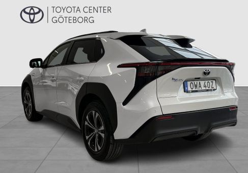 Toyota bZ4X, 2023 3