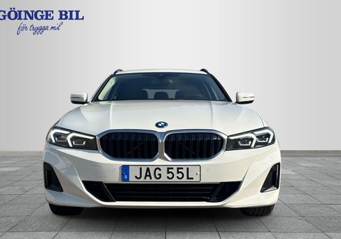 BMW 330, 2023