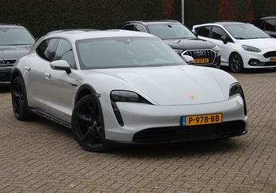 Porsche Taycan, 2022