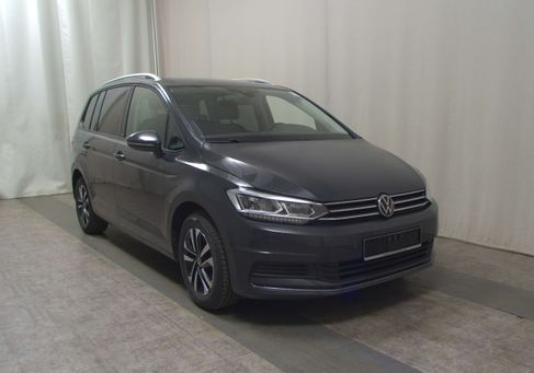Volkswagen Touran, 2021 3