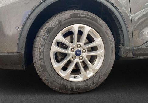 Ford Kuga, 2022