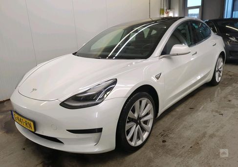 Tesla Model 3, 2019