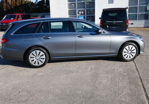 Mercedes-Benz E 220, 2017