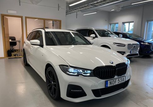 BMW 330, 2021 3