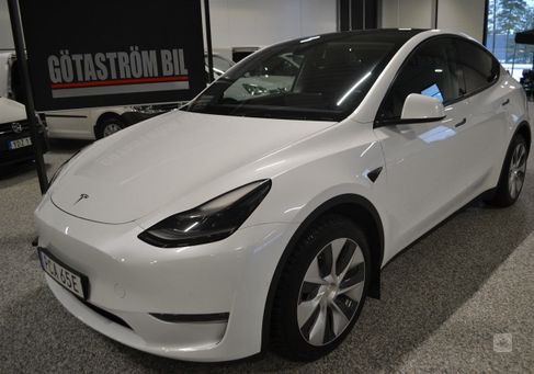 Tesla Model Y, 2022