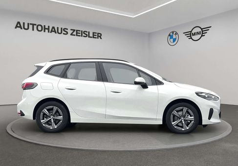 BMW 220, 2025 3