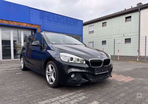 BMW 218, 2017