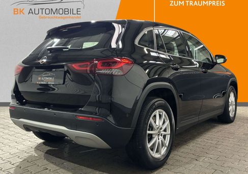 Mercedes-Benz GLA 220, 2020