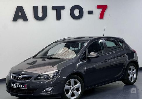 Opel Astra, 2012