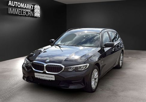 BMW 330, 2022