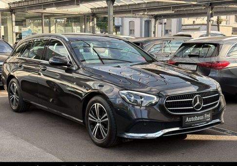 Mercedes-Benz E 200, 2022 2