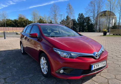 Toyota Auris Touring Sports, 2017