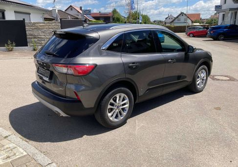 Ford Kuga, 2022