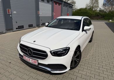 Mercedes-Benz E 200, 2022