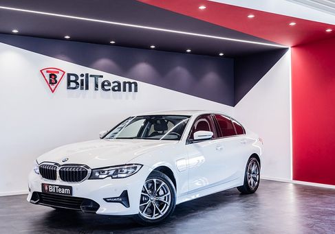 BMW 330, 2020