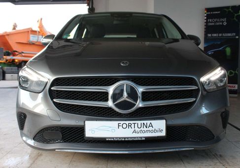 Mercedes-Benz B 180, 2022