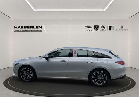 Mercedes-Benz CLA 180, 2022 3