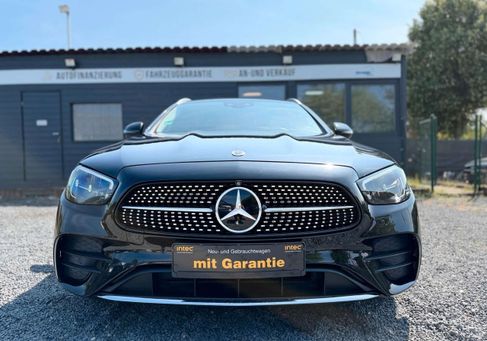 Mercedes-Benz E 300, 2022 3