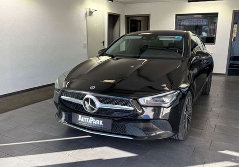 Mercedes-Benz CLA 250, 2022
