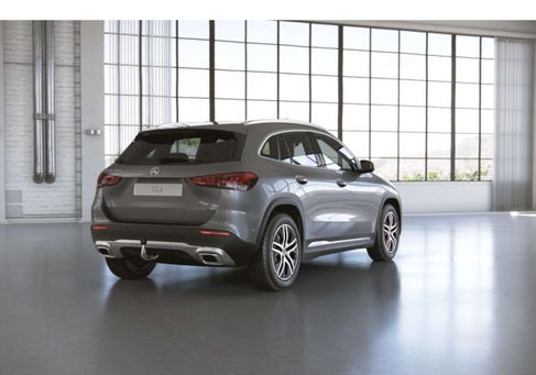 Mercedes-Benz GLA 250, 2021
