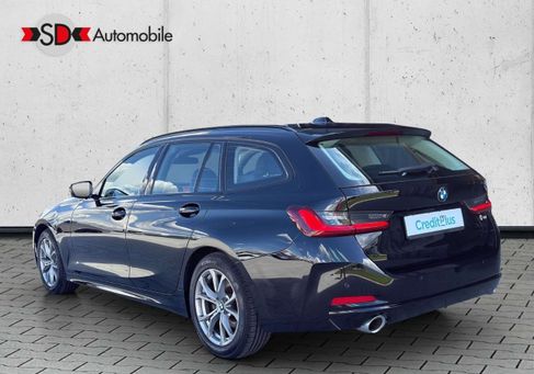 BMW 320, 2023 3