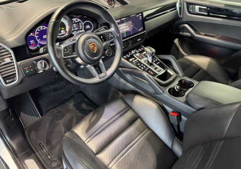 Porsche Cayenne, 2022