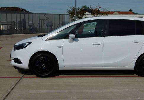 Opel Zafira, 2018