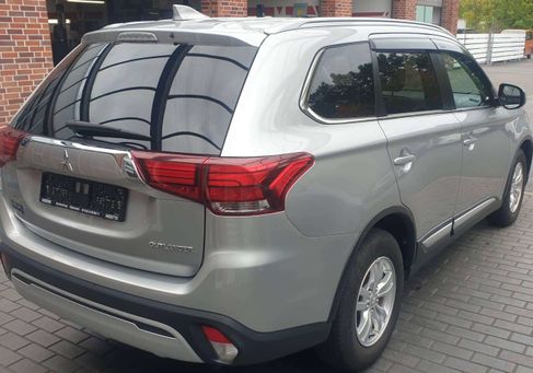 Mitsubishi Outlander, 2020
