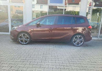 Opel Zafira, 2018
